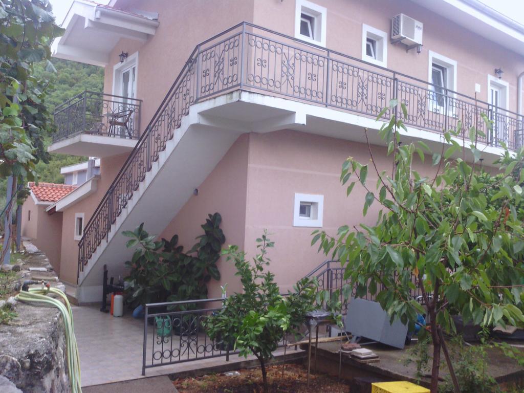 Apartments Mitrovic Podlicak Ilha Sveti Stefan Exterior foto