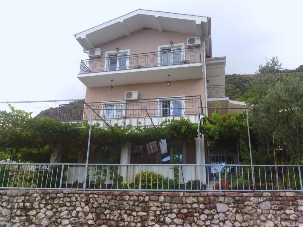 Apartments Mitrovic Podlicak Ilha Sveti Stefan Exterior foto