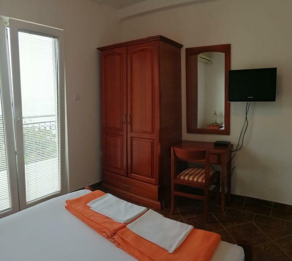 Apartments Mitrovic Podlicak Ilha Sveti Stefan Exterior foto