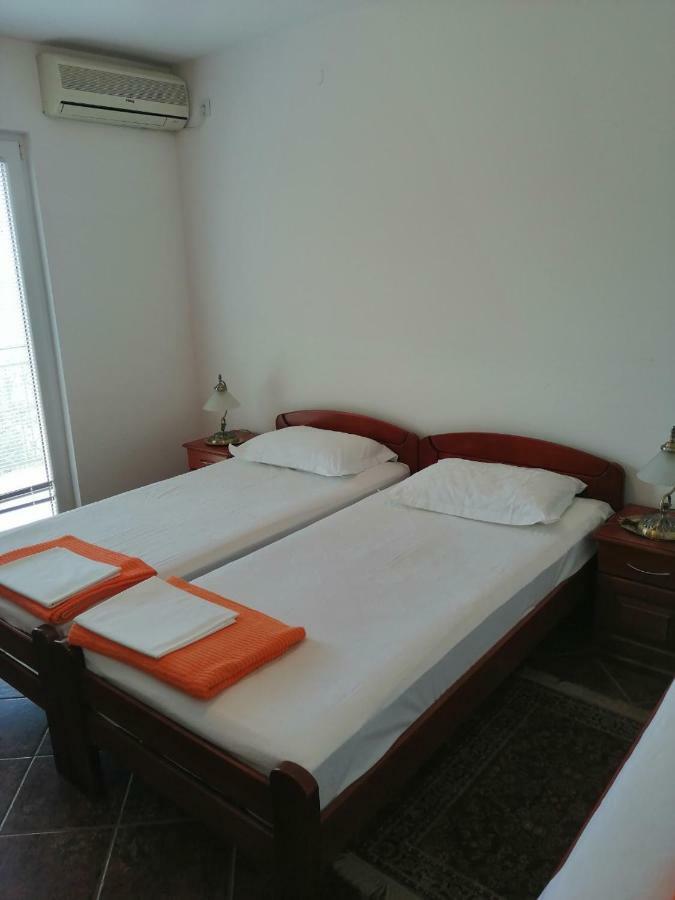 Apartments Mitrovic Podlicak Ilha Sveti Stefan Exterior foto