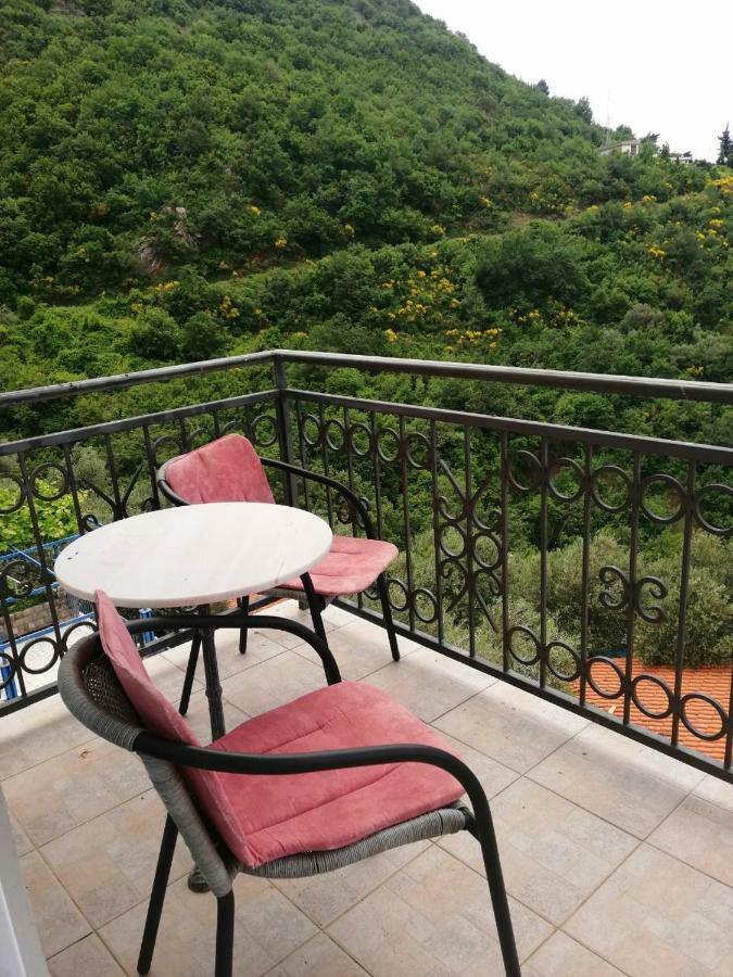Apartments Mitrovic Podlicak Ilha Sveti Stefan Exterior foto