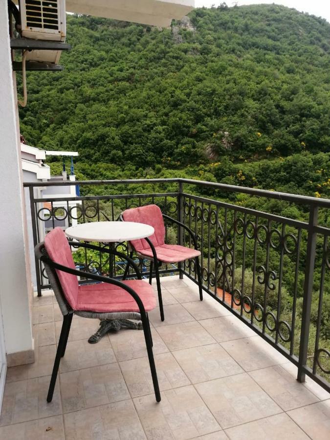 Apartments Mitrovic Podlicak Ilha Sveti Stefan Exterior foto